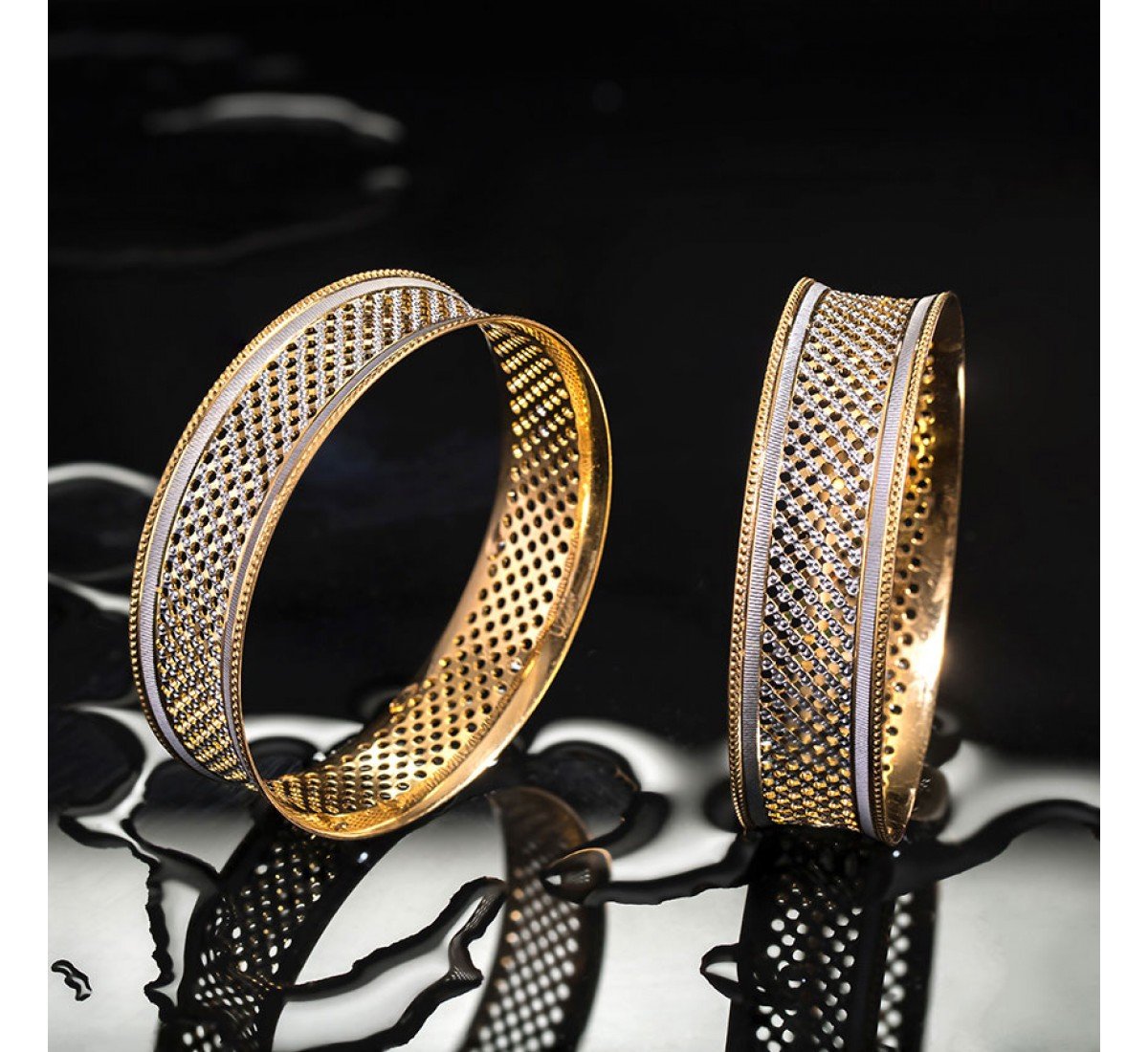 Teardrop Alta Style Gold Bangles