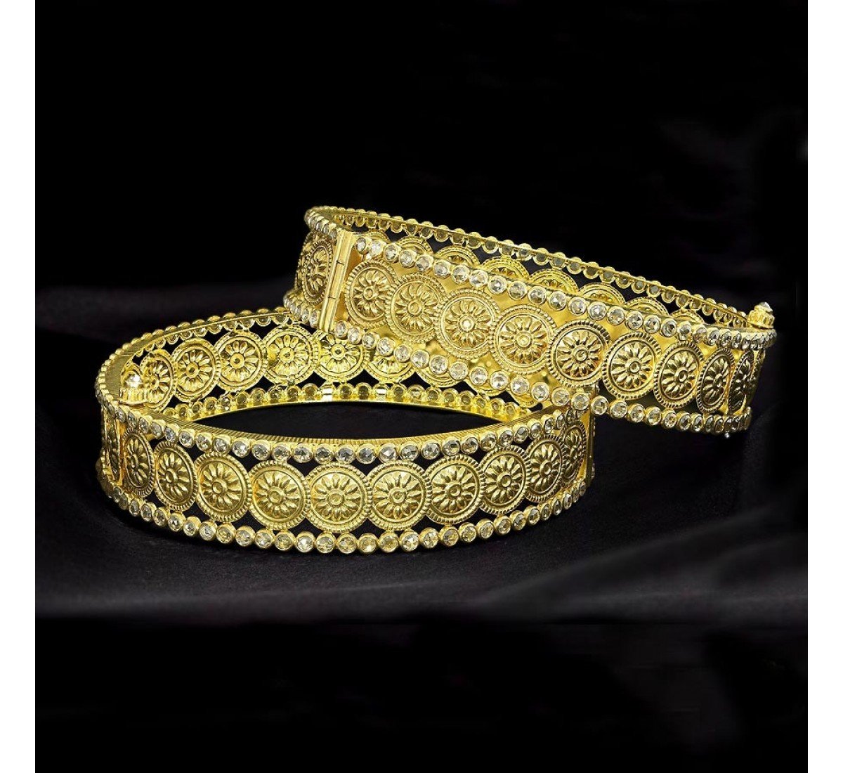 Indira Agnayi Gold Bangles