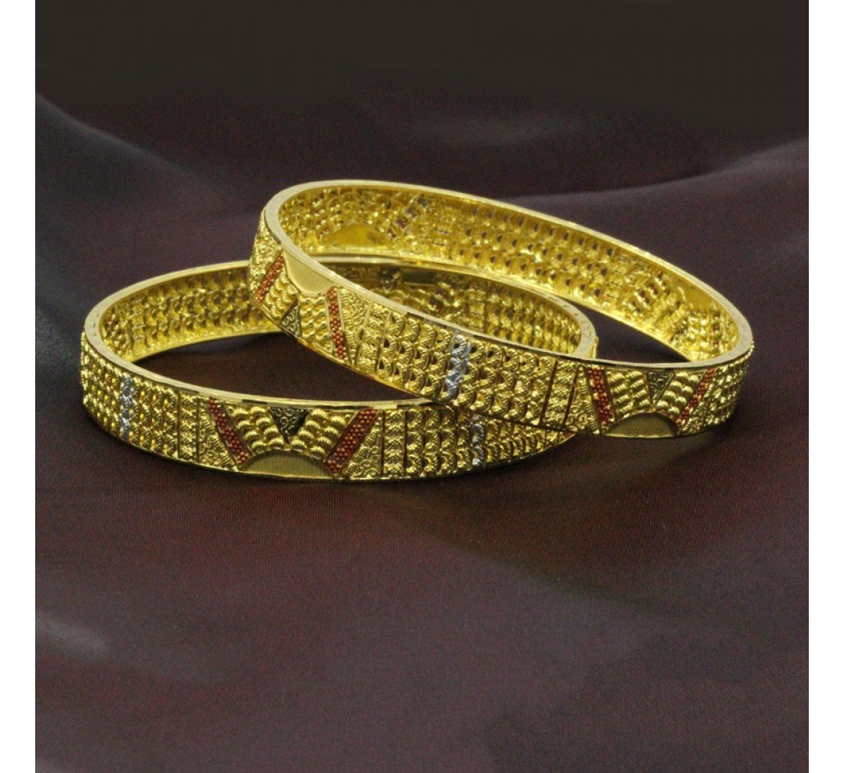 Enthralling Queen Gold Bangles