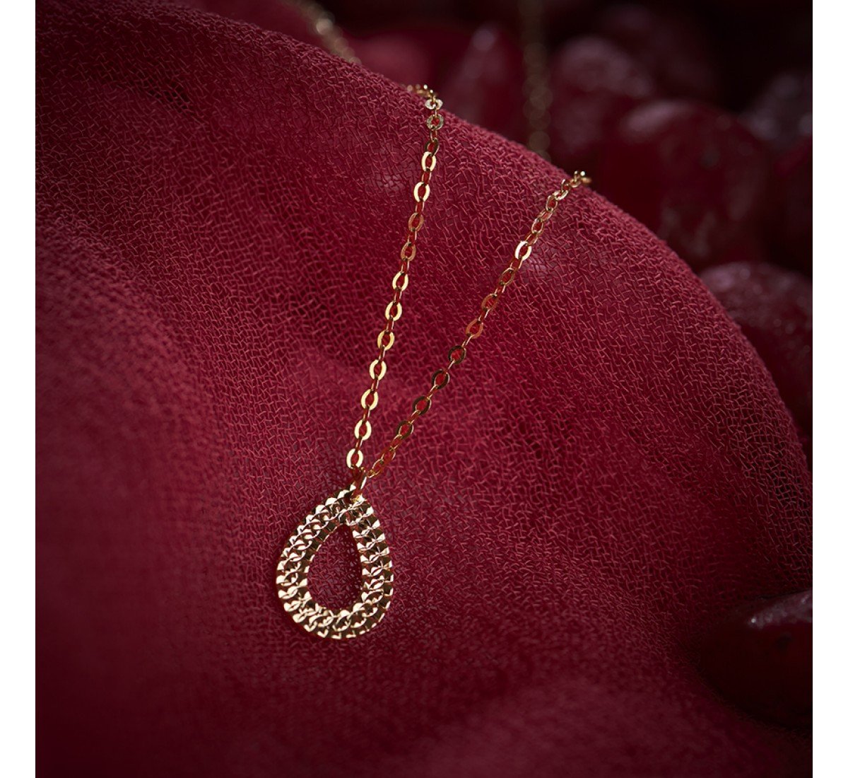 Volta Pear Gold Necklace