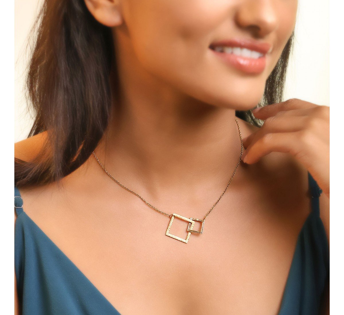 Aviya Glow Gold Necklace