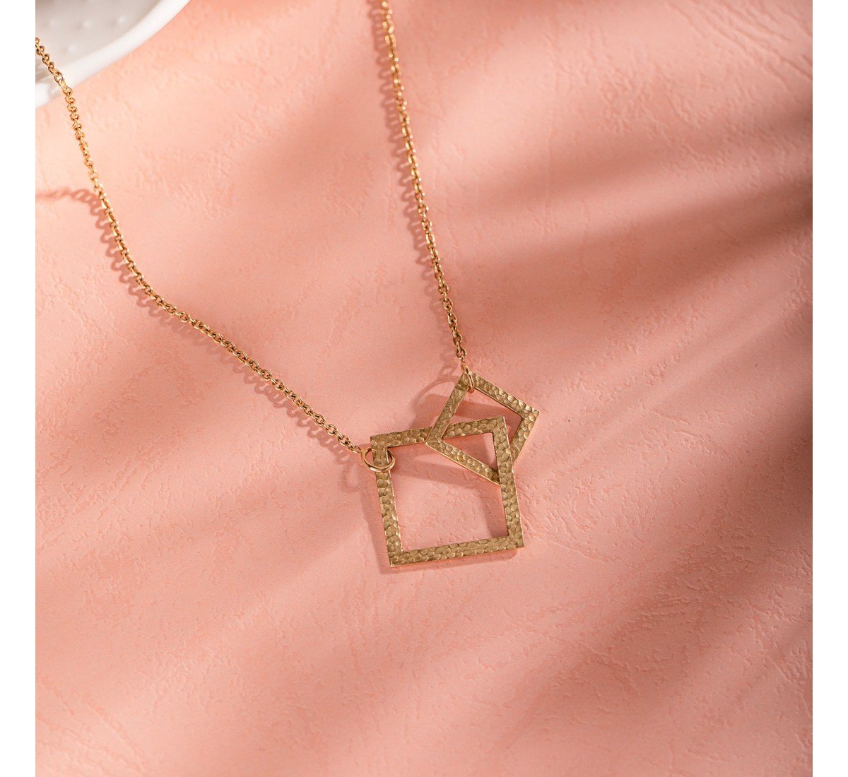 Aviya Glow Gold Necklace