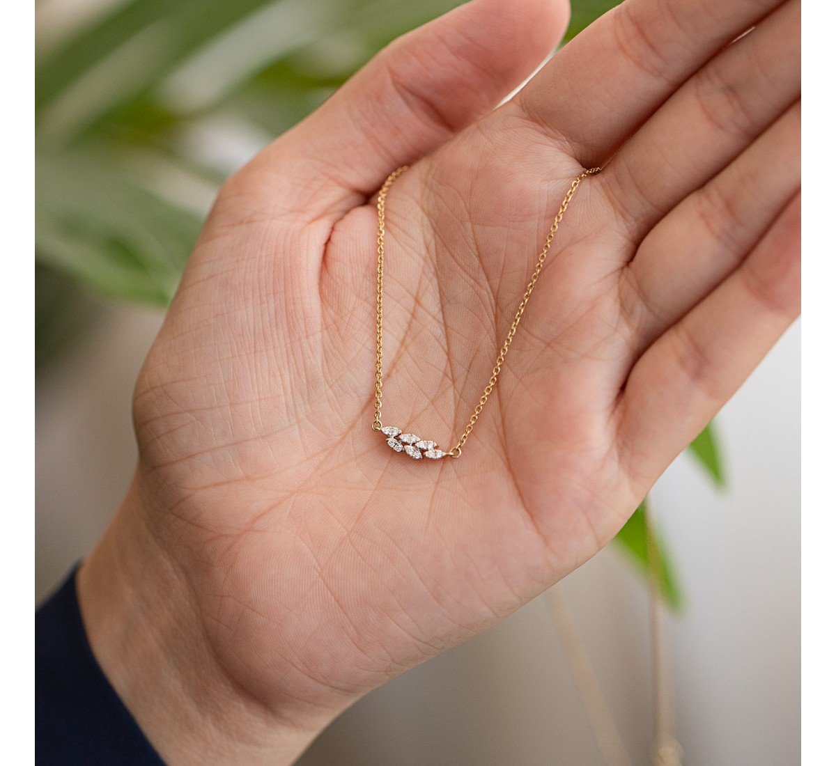 Wry Cluster Diamond Necklace