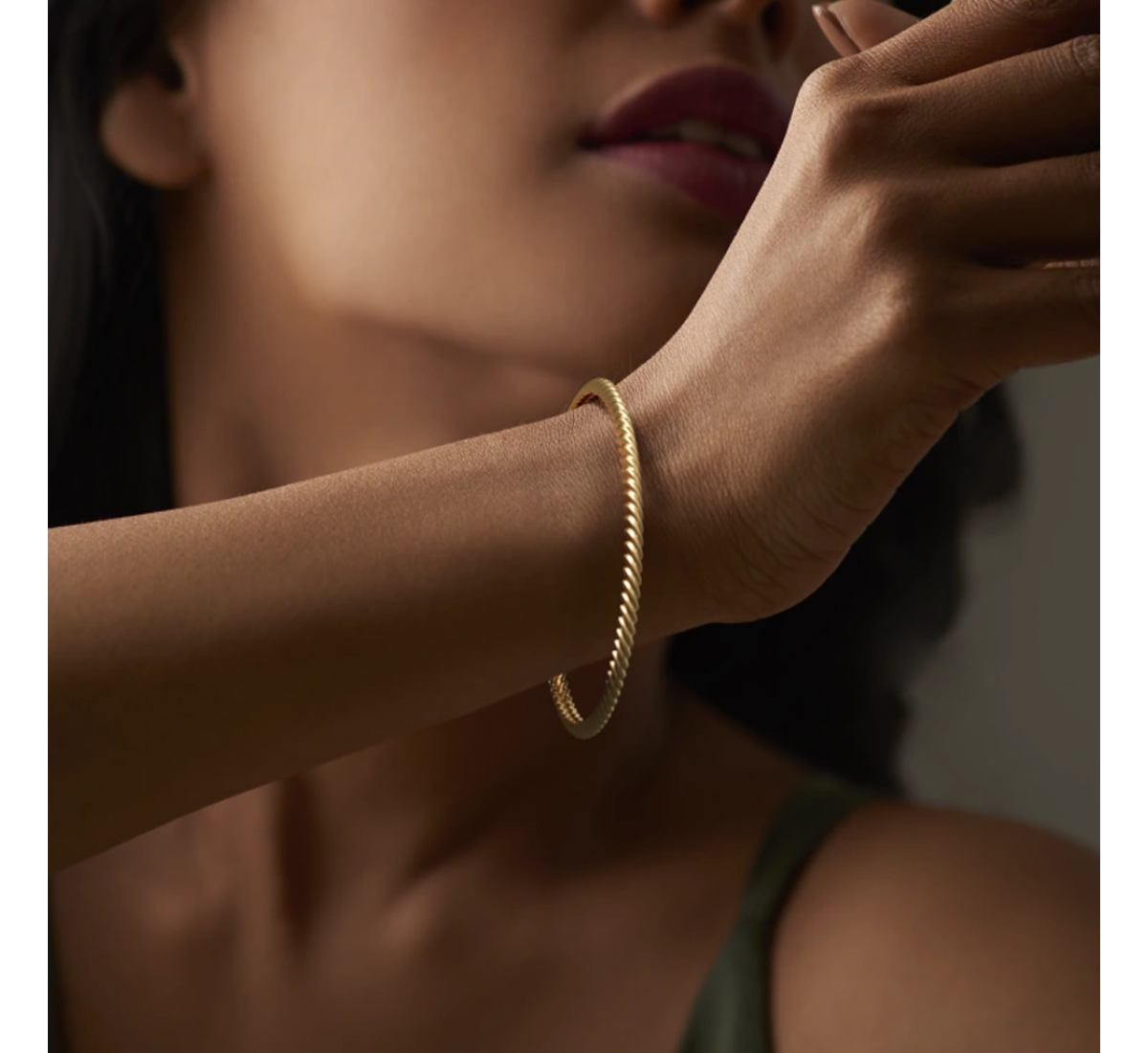 Alaia Round Gold Bangles